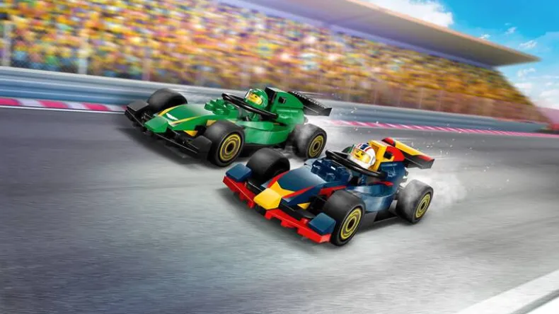 LEGO City 60445 F1® truck met RB20 en AMR24 F1® auto's