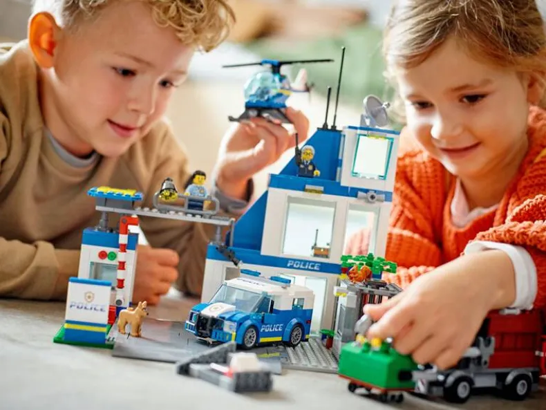 LEGO City 60316 Politiebureau