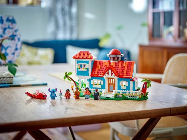 LEGO Disney 43268 Lilo en Stitch strandhuis