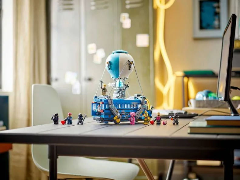LEGO Fortnite 77073 Battle Bus