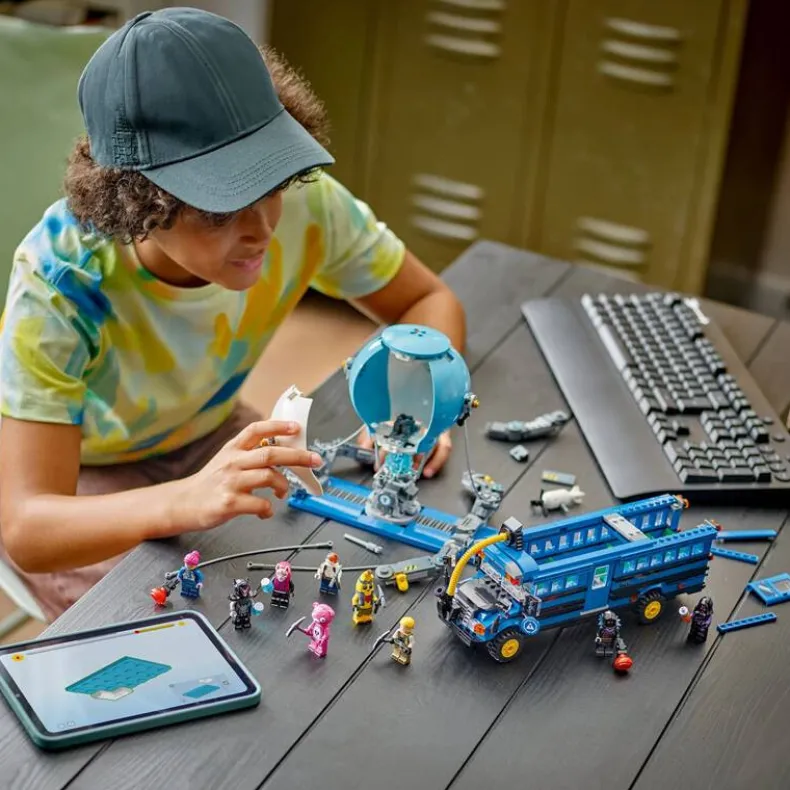 LEGO Fortnite 77073 Battle Bus