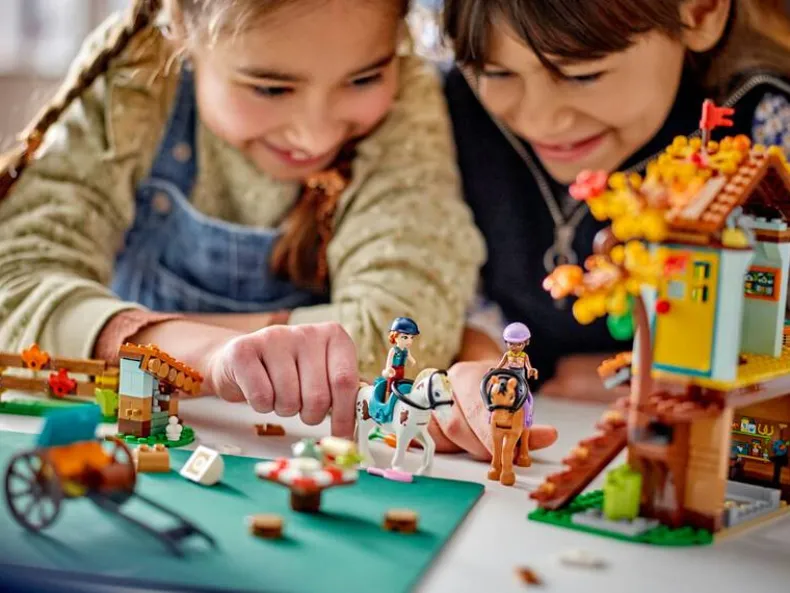 LEGO Friends 41745 Autumns paardenstal