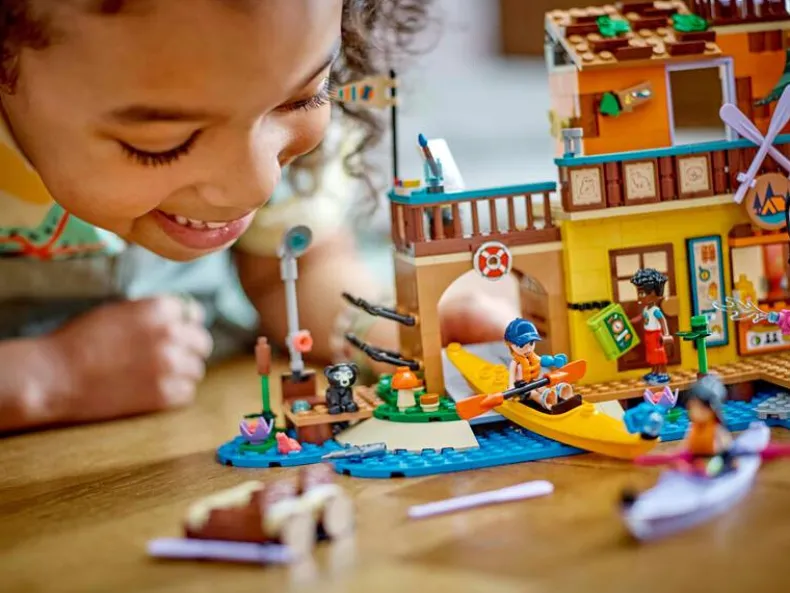 LEGO Friends 42626 Avonturenkamp watersporten