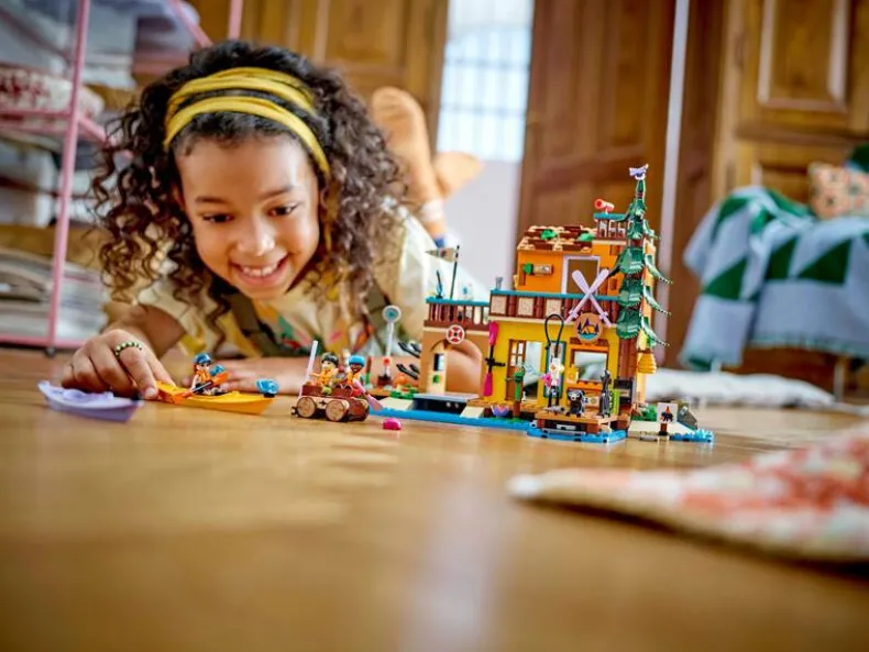 LEGO Friends 42626 Avonturenkamp watersporten