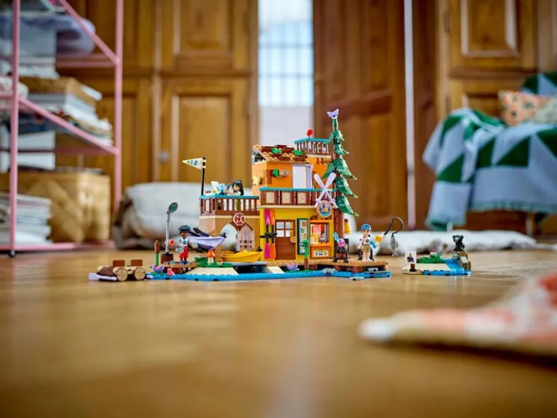 LEGO Friends 42626 Avonturenkamp watersporten