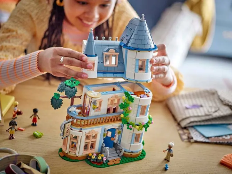 LEGO Friends 42638 Bed and breakfast in kasteel