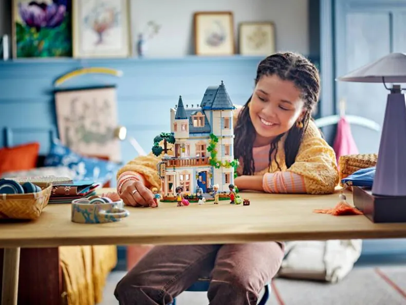 LEGO Friends 42638 Bed and breakfast in kasteel