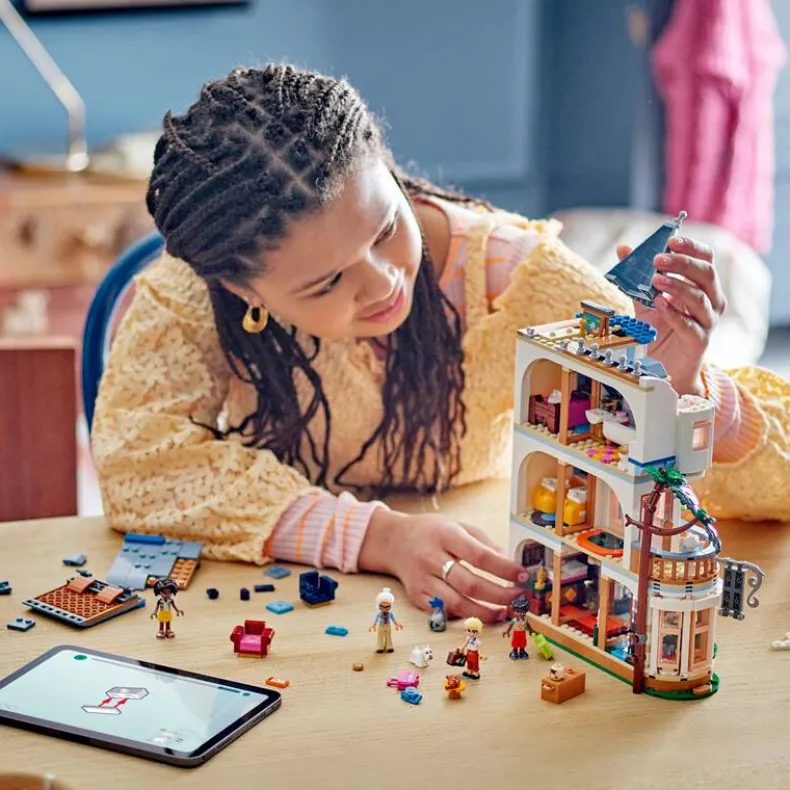 LEGO Friends 42638 Bed and breakfast in kasteel