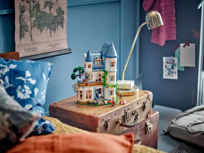 LEGO Friends 42638 Bed and breakfast in kasteel