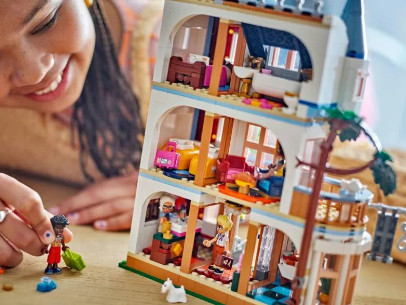 LEGO Friends 42638 Bed and breakfast in kasteel