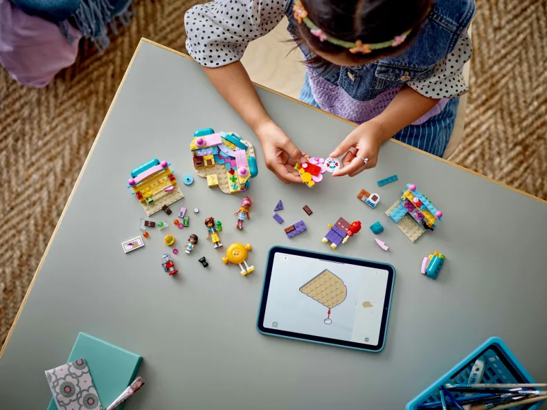 LEGO Friends 42649 Heartlake City snoepwinkel