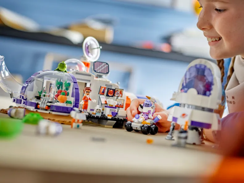 LEGO Friends 42605 Ruimtebasis op Mars en raket