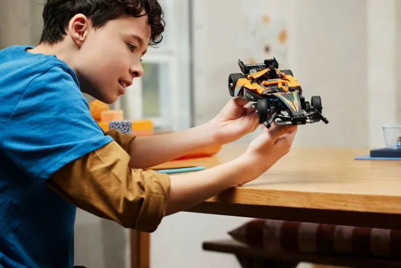 LEGO Technic 42169 NEOM McLaren Formula E racewagen