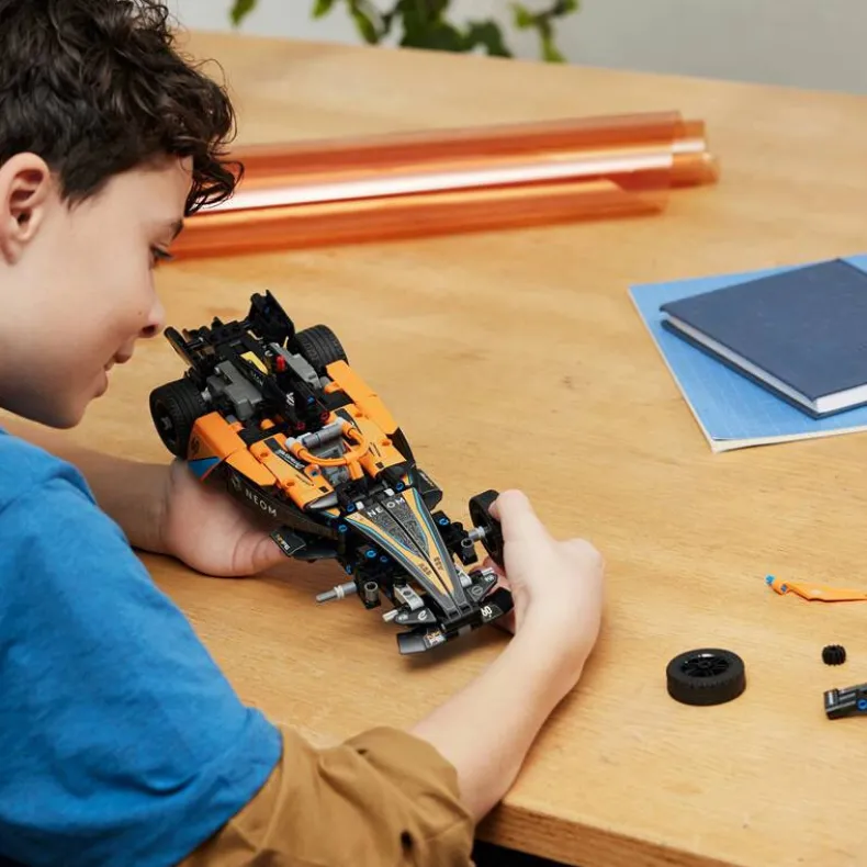LEGO Technic 42169 NEOM McLaren Formula E racewagen