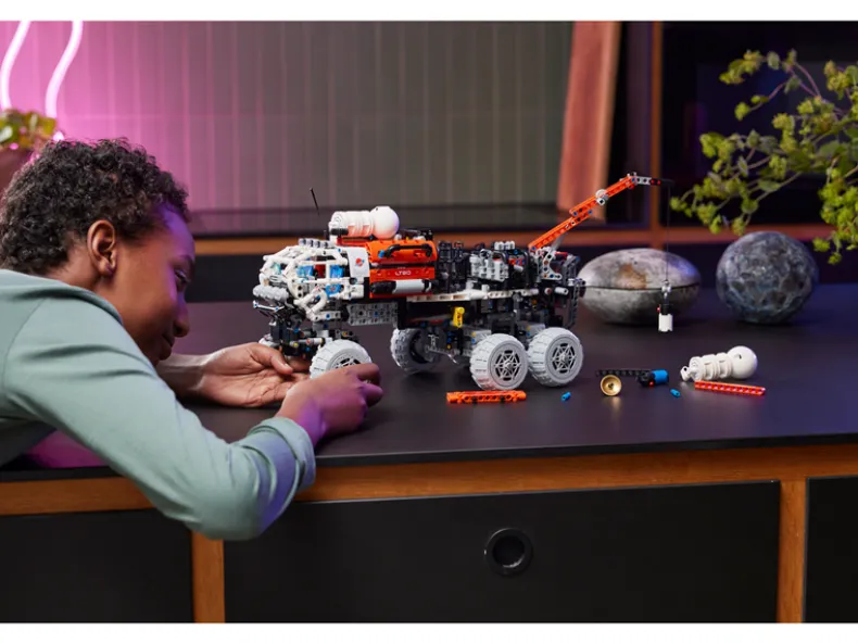 LEGO Technic 42180 Verkenningsrover op Mars
